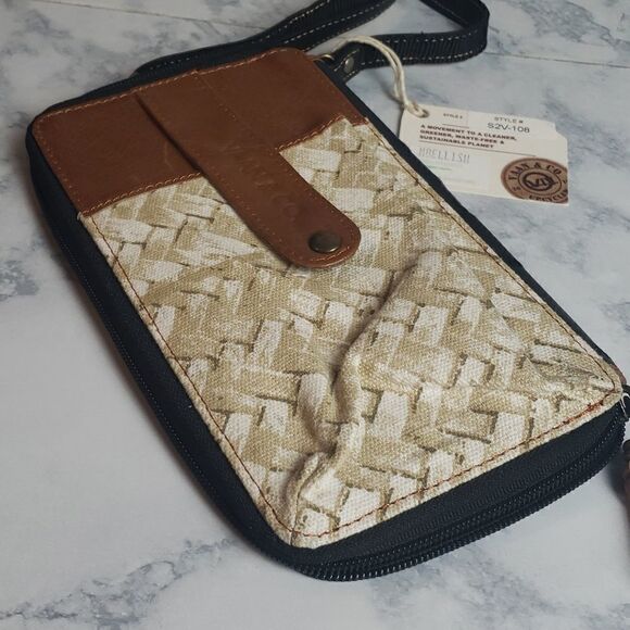 NWT Vaan & Co. Wallet and Phone Holder - Picture 2 of 9